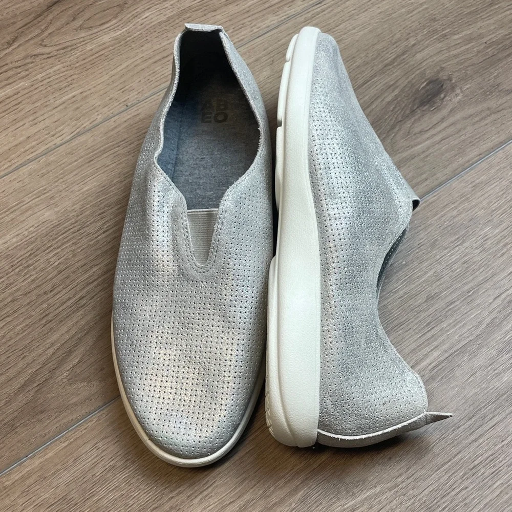 ABEO Orthopedic Slip On Sneakers Womens Size 9 Light Gray Metallic